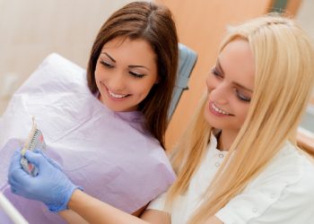 Dental Veneers vs Teeth Whitening