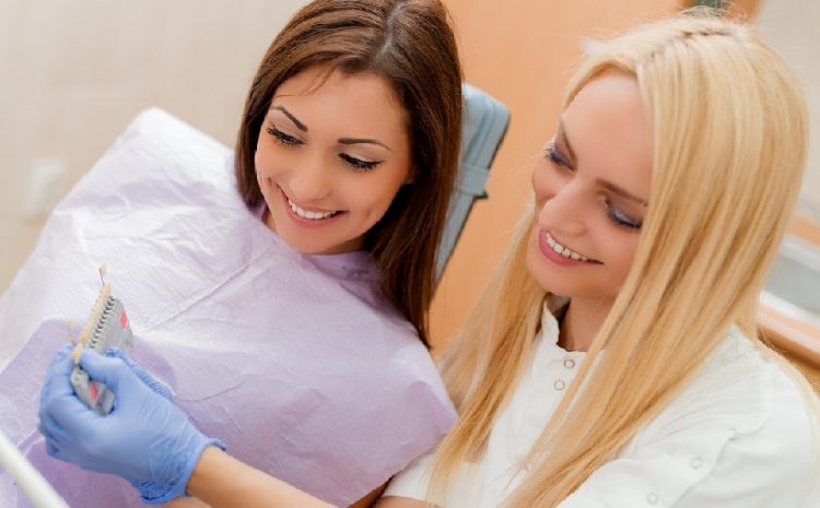  Dental Veneers vs Teeth Whitening: A Complete Guide to a Brighter Smile