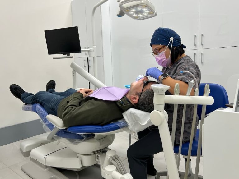 Dentist for seniors in Oakville