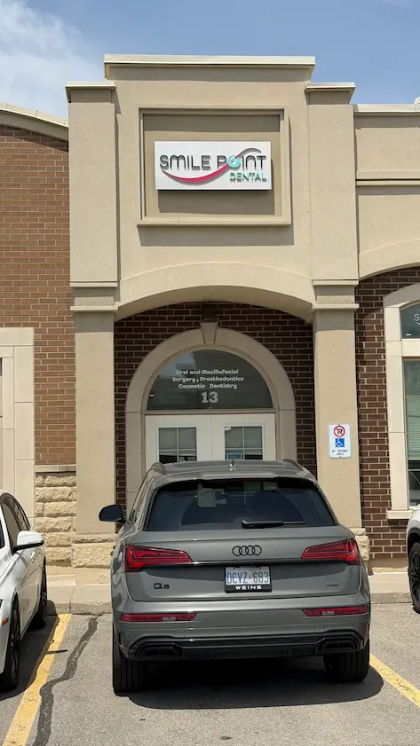 Smile Point Dental clinic in Oakville, exterior